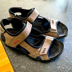 Men’s Ecco Sandals in Brown and black size 10 (43).  Very good condition
